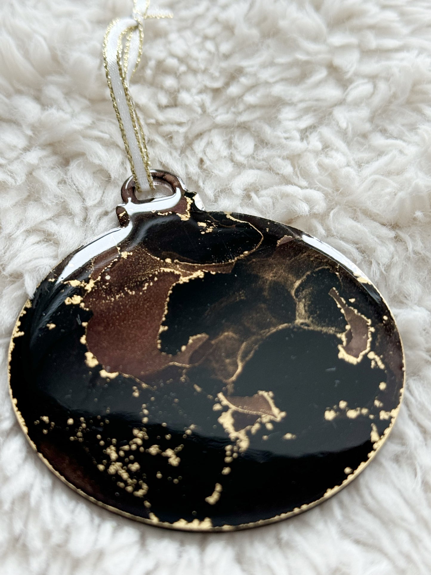 Ornaments: Set of 6: Black and Gold